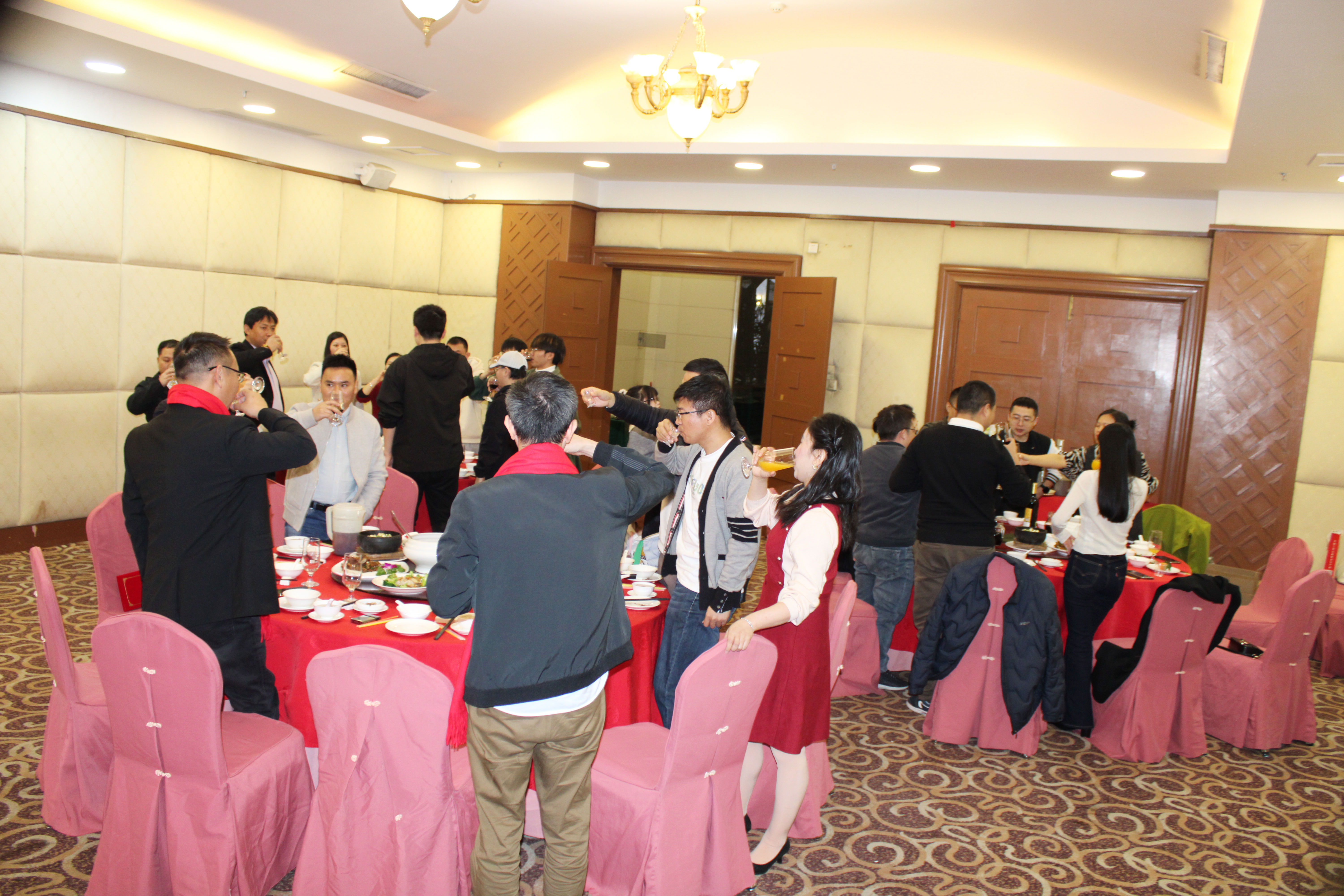 【感恩奋进 不负韶华】2024高能计算机年度表彰大会盛宴(图8) 【感恩奋进 不负韶华】2024高能计算机年度表彰大会盛宴(图8)