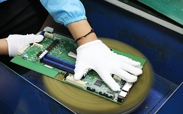 龙芯3A6000:开启国产工控主板“芯”时代 龙芯3A6000:开启国产工控主板“芯”时代